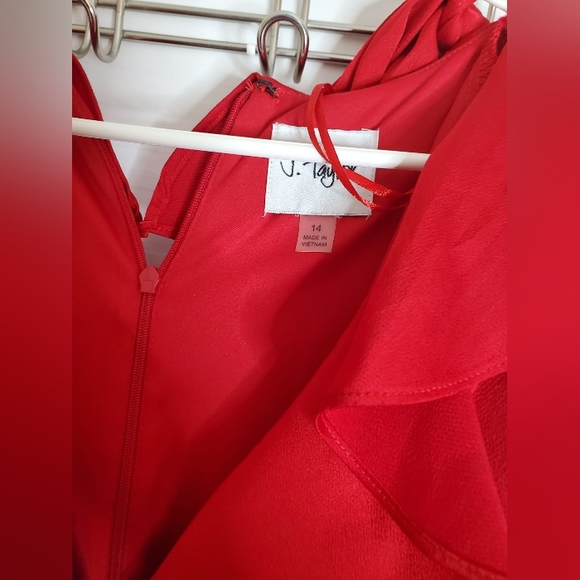 RED SILK DRESS - Picture 5 of 5